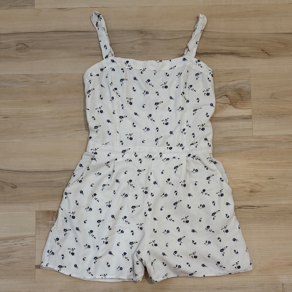 Hollister White Adjustable Strap Blue Flower Romper with Pockets M